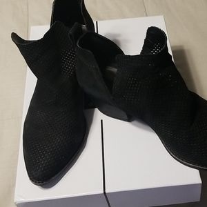 Dolce vita black booties